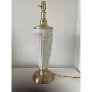 Lenox Quoizel Lamp Indiana Collectible Table Lamp Ivory and Gold Works